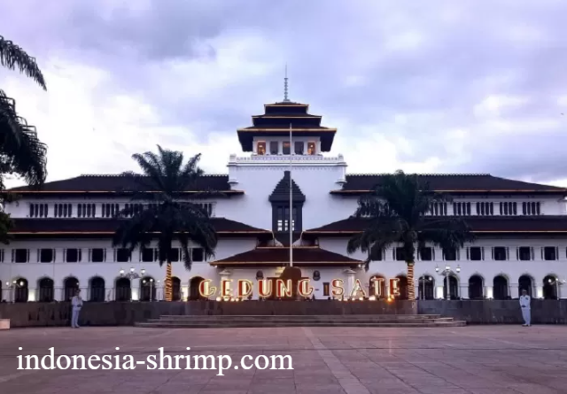 Wisata Budaya Terkenal di Bandung: Jelajahi Pesona Tradisi dan Kearifan Lokal Sunda